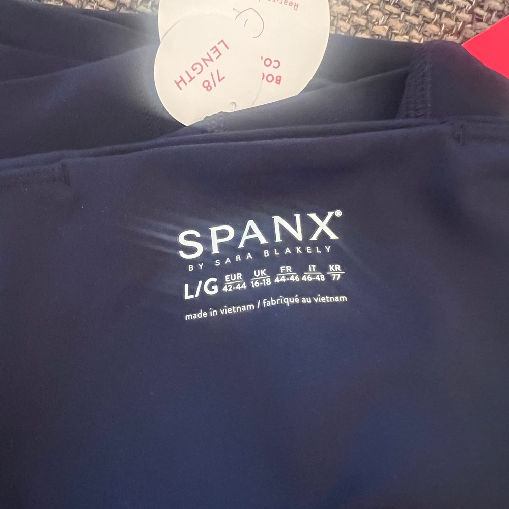 Spanx - Picture 2 of 3